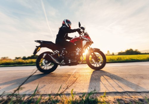Mastering Braking and Acceleration Techniques for Motorcycle Racing