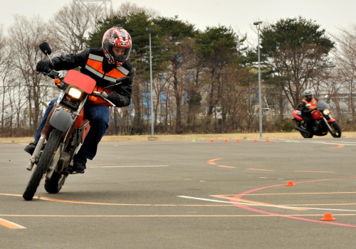 Understanding Passing Rules and Rules of Engagement in Motorcycle Racing